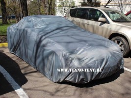 Стандартный тент-чехол для автомобиля на Mercedes-Benz SLK-200 светло-серого цвета, для защиты автомобиля на улице от солнца и пыли, под заказ удлиненный вариант.