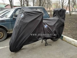 Чехол для мотоцикла с кофром на BMW F 800 GS. Премиум чехол предназначен для хранения мотоцикла в любое время года. Изготовлен из ткани Окфорд 240den чёрного цвета.