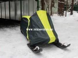 Двухцветный чехол для снегохода BRP Lynx 49 Ranger 600 E-TEC из ткани Оксфорд 240den из черно-жёлтого цвета. Изготавливался индивидуально под заказ.