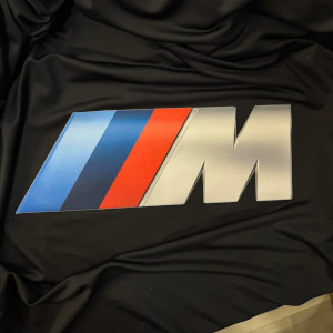 логотип bmw m на чехле логотип bmw m на чехле
