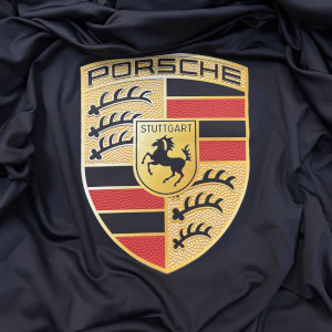 логотип porsche на чехле логотип porsche на чехле