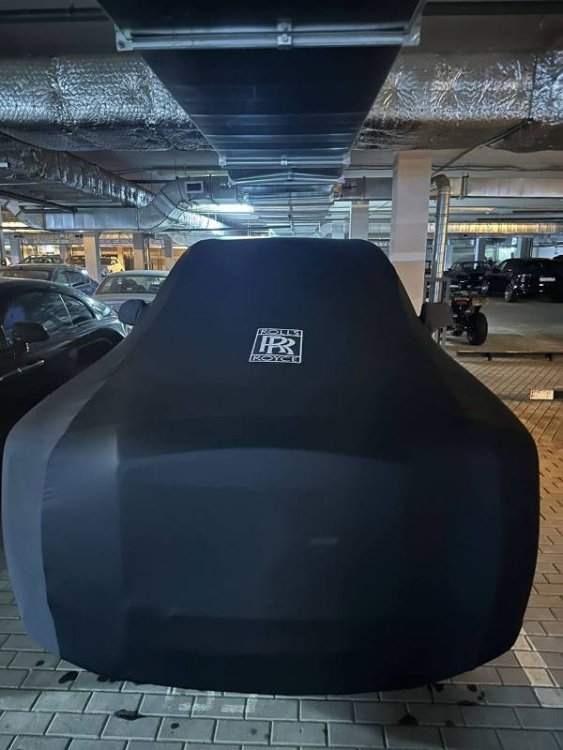 Уличный чехол Софтшелл на автомобиль Rolls-Royce Cullinan